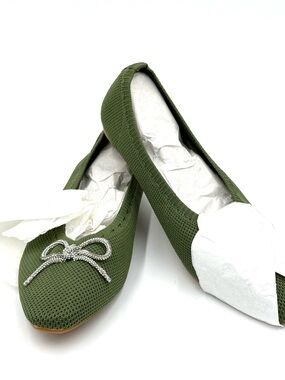 NWOT Comfort & Soft Olive Green Knit Ballet Flats with Rhinestone Bow Size 9